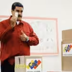 Venezuelan president Nicolas Maduro voting on the October 10 mock election in preparation for the 21N regional elections. Photo courtesy of Ciudad CCS.