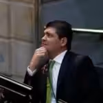 President of the Colombian Senate, Juan Diego Gomez, with a funny face. Photo courtesy from the Heraldo (Colombia).