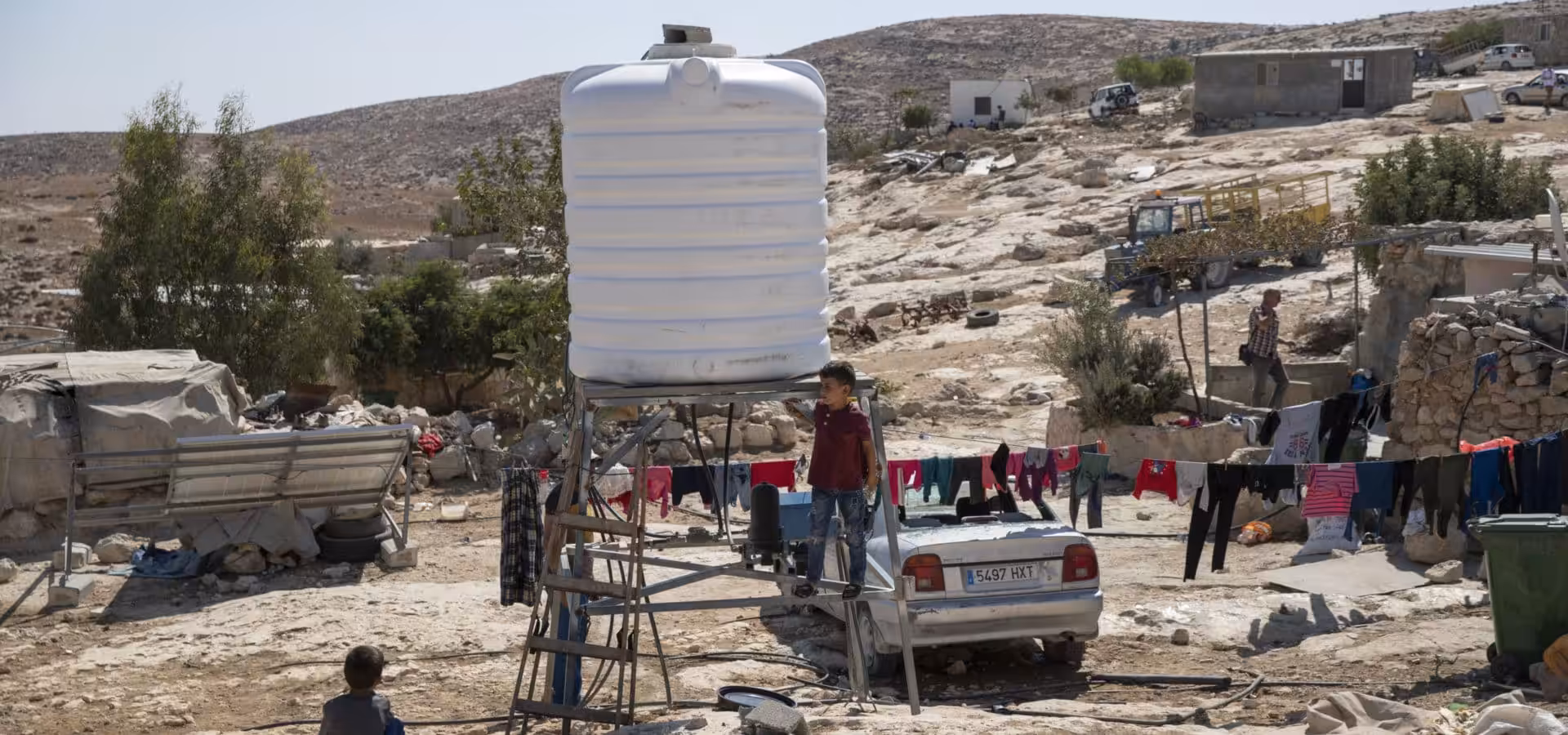 AP21278543528751-scaled-1920x900