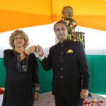 Venezuelan deputy minister of foreign affairs for Asia and Oceania, Capaya Rodríguez (left) and Abhishek Singh the Indian ambassador to Caracas (right). Photo courtesy of MPPRE.