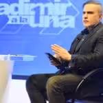 Venezuelan attorney general Tarek William Saab during the interview with Vladimir VIllegas at Globovision TV station. Photo courtesy of Twitter / @MinPublicoVE.