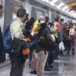 Venezuelan migrants returning home with Vuelta a la Patria Program, waiting for a COVID-19 test in the Maiquetia Airport. Photo courtesy of Twitter / @LAConviasa.