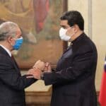 In the image, the president of the Bolivarian Republic of Venezuela, Nicolás Maduro Moros with the Ambassador of the Algerian Democratic and Popular Republic accredited in Venezuela, Ben Moussat Ghaouti, Simón Bolívar Room, Miraflores Palace. Photo: Presidential Press.