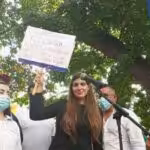 Camila Fabri, ambassador Alex Saab's wife, during a demonstration in Caracas this Sunday, October 17, denouncing his kidnapping. Photo courtesy of RedRadioVE.