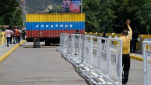 The containers that blocked the border crossing between Cúcuta and San Antonio del Táchira have been removed by the Bolivarian Government after commercial opening and population mobility (Photo: Ferley Ospina / Reuters).