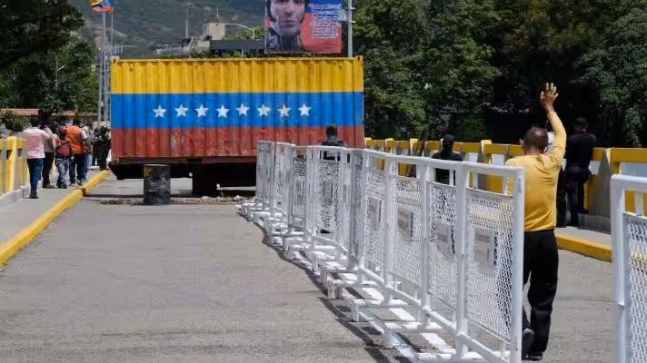 The containers that blocked the border crossing between Cúcuta and San Antonio del Táchira have been removed by the Bolivarian Government after commercial opening and population mobility (Photo: Ferley Ospina / Reuters).