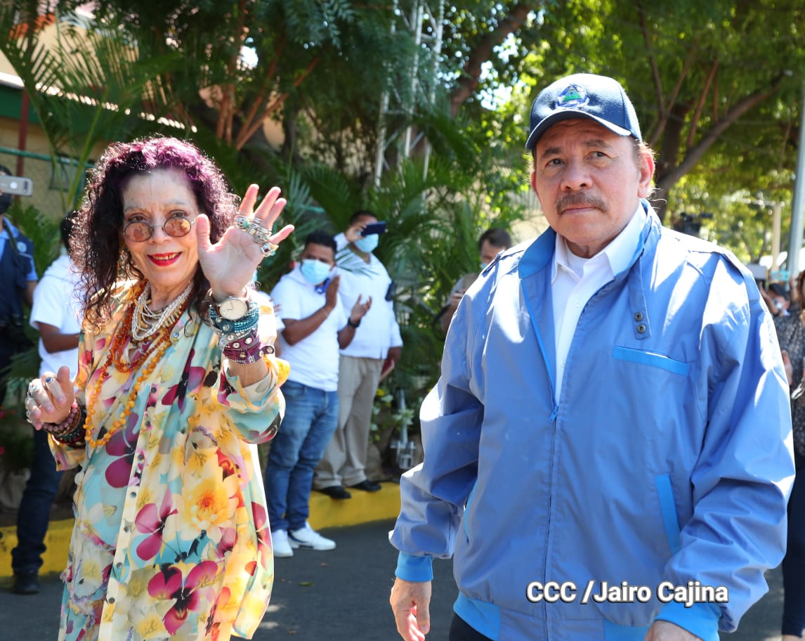 Nicaraguan President Daniel Ortega and Vice President Rosario Murillo before exercising their right to vote. Photo courtesy of CCC / Jairo Cajina.