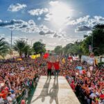 Incumbent candidate for governor of Falcon state, Victor Clark with Diosdado Cabello at the closings rally for 21N electoral campaign. Photo by Twitter / @OrlenysOV.