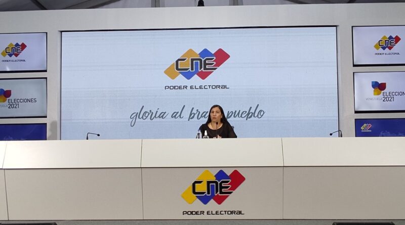 CNE rector Tania D'Amelio informing about the installation of 99% of the electoral stations in preparation for 21N regional elections in Venezuela. Photo by Twitter / @cneesvzla.