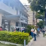 Venezuelans waiting to vote in Conindustria, a voting center in Chuao (East of Caracas) in the afternoon of November 21 during the regional and municipal elections of Venezuela. Photo by Orinoco Tribune.
