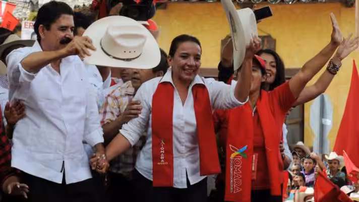 Honduran candidate Xiomara Castro attends a campaign activity with her husband, former president Manuel Zelaya (Photo: Orlando Sierra / AFP)
