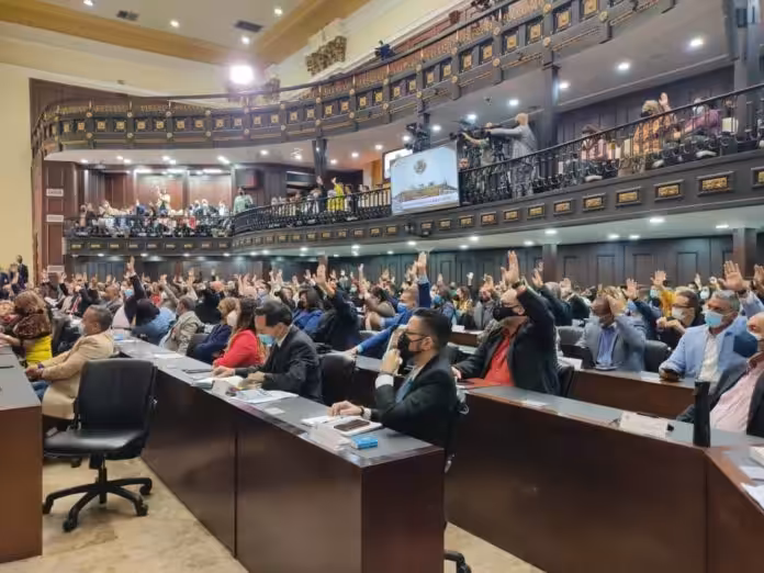 Venezuelan National Assembly floor voting the reform on the Supreme Court Law. Photo by RedRadioVE.