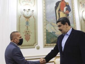 Opposition Zulia state governor meets President Nicolas Maduro in the Miraflores Palace after being proclaimed as winner in the 21N regional elections. Photo by Twitter / @luchalmada.