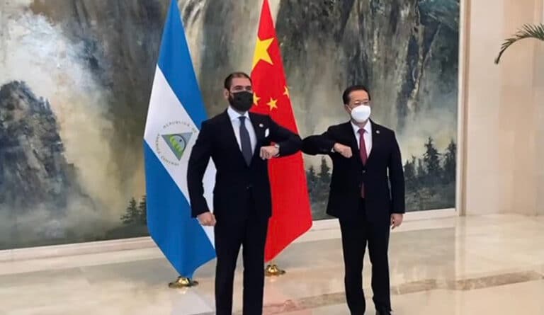 Meeting between the presidential advisor to the Nicaraguan government, Laureano Ortega, and the representative of the Chinese government, Ma Zhaouxu, in Tianjin (China). Photo by Ultimas Noticias.