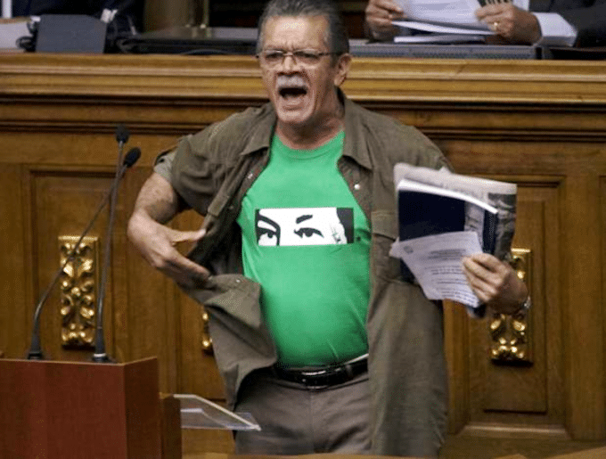 Earle Herrera as deputy during a heated speech in the National Assembly under the control of extreme right politicians defending Chavismo. File photo.