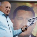 PSUV deputy Diosdado Cabello holding a "Wanted" poster during his TV show Con EL Mazo Dando. Photo by Con el Mazo Dando.