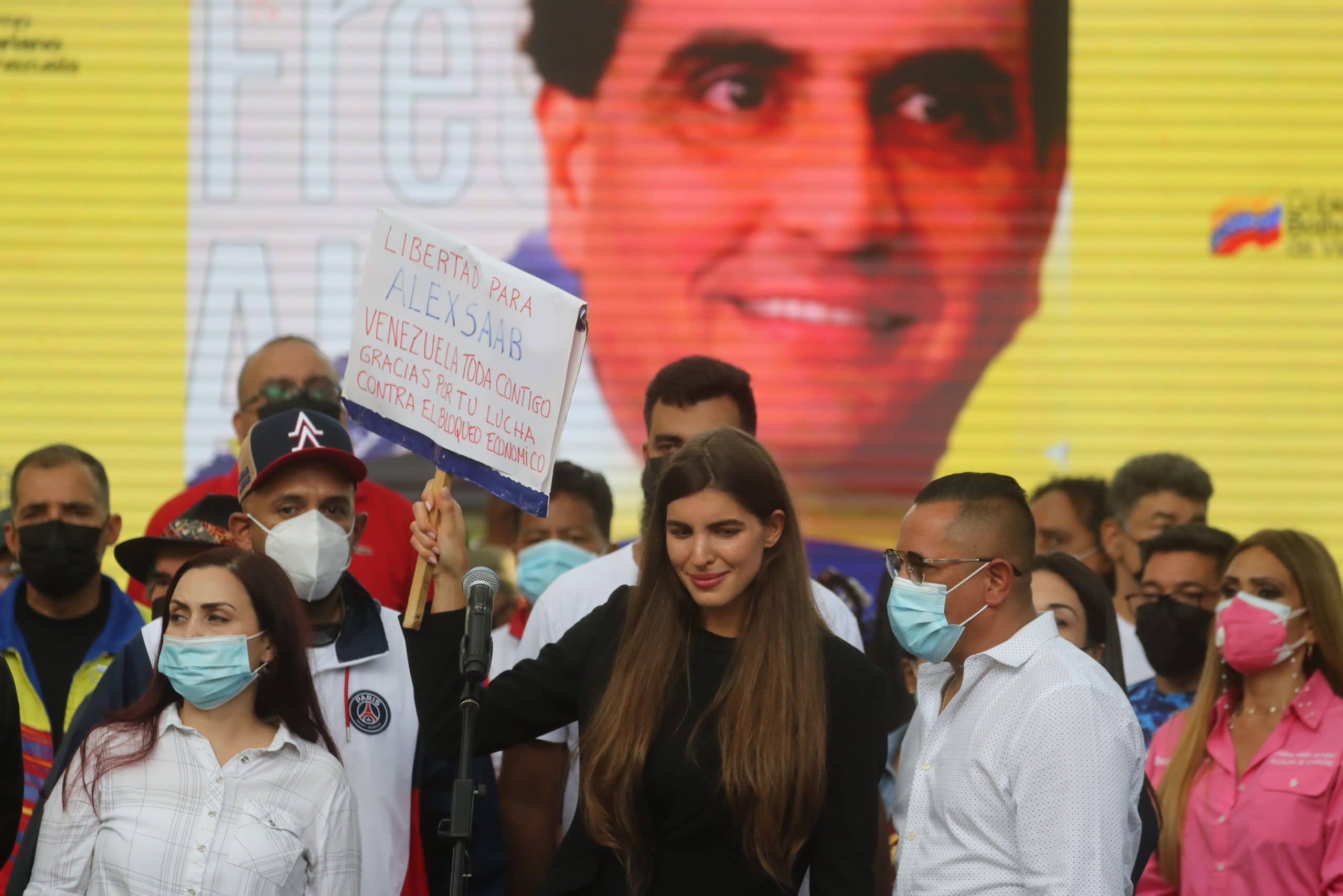 17/10/2021.- Camila Fabri, wife of Alex Saab, waves during a public event to show support for Ambassador Alex Saab. EFE / Miguel Gutierrez