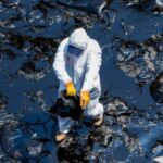 The environmental disaster has paralyzed fishing and tourist activity (Photo: EFE).