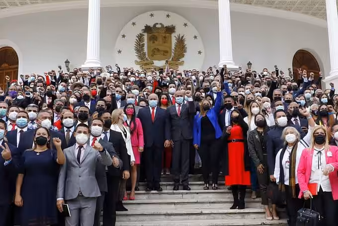 Photo of the Venezuelan National Assembly's board and its deputies. Photo by the National Assembly.