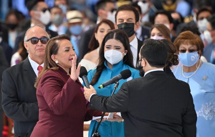 Xiomara Castro the new president of Honduras during her swear in ceremony. Photo: AFP / Luis Acosta.