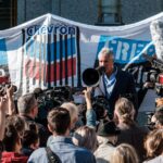 Environmental and human rights lawyer Steve Donziger addresses media and supporters after receiving a six-month prison sentence in Chevron's lawfare case against him, on October 1, 2021. Photo: Twitter / @SDonziger