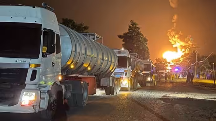 asoline trucks lined up near the place where the explosion occurred. Photo: La Verdad Monagas.