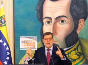 Foreign Minister Félix Plasencia presented this January 19 the evidence to national and international media of the robbery of the Venezuelan Embassy in Bolivia. Photo by Venezuela's MFA.