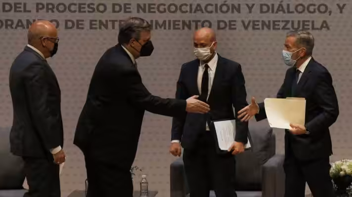 Last year, Mexico hosted a series of dialogue between the government of President Nicolás Maduro and some hard-right sectors of the Venezuelan opposition. Photo: Marco Ugarte/AFP