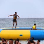 Trampolin-en-la-playa-La-Guaira-Minci-1024x682