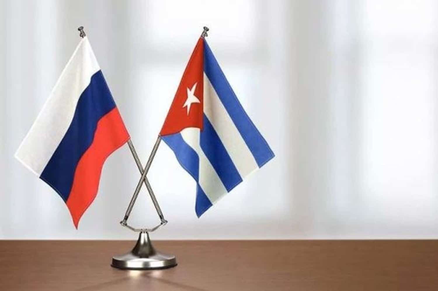 Cuban and Russian table size flags. File photo.