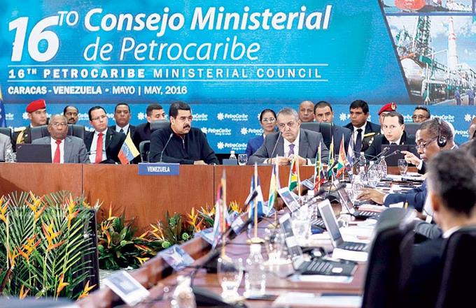 President Nicolas Maduro heading Petrocaribe 16th Ministerial Council held in Caracas on May 2016. Photo: Presidential Press.