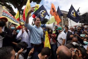 Former deputy Juan Guaidó during his latest failed street protest on February 12, 2022. The traditional G4 parties which usually supported him were not even present. Photo: Twitter/@jguaido