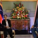 Venezuelan President Nicolas Maduro receiving the new Trinidad and Tobago ambassador Edmund Dillon in Miraflores Palace, Caracas. Photo: Presidential Press.