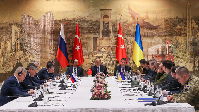 New round of peace talks took place between Russian and Ukrainian officials in Turkey, Tuesday, March 29. Photo: Cem Ozdel / Anadolu Agency via Getty Images.