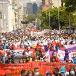 Venezuelans marching in Caracas to commemorate International Women's Day on March 8, 2022.  Photo: Twitter / @NicolasMaduro.