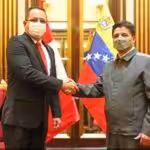 Peruvian President Pedro Castillo greeting Venezuelan ambassador Alexander Yánez during the official delivery of his diplomatic credentials. Photo: Twitter / @CancilleriaVE.