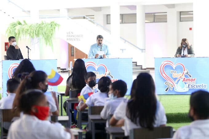 Venezuelan President Nicolás Maduro in an activity at the Francisco Pimentel school in Caracas. Photo: Presidential Press