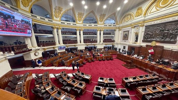 Peruvian Congress rejects the impeachment motion against President Castillo, with 55 votes in favor of the motion, 54 votes against it, and 19 abstentions. Photo: Twitter/@congresoperu