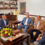 Former deputy Stalin González and Venezuelan opposition governors Manuel Rosales, Sergio Garrido and Alberto Galíndez in conversation with James Story, US "ambassador" to Venezuela. Photo: La prensa del Táchira