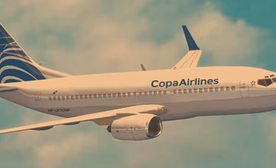 Featured image: A Copa Airlines plane midflight. Photo: RedRadioVe. 