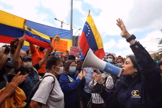 Far-right rally in Caracas, with marchers flying flags of Ukraine, Venezuela, and Colombia. Photo: RedRadioVE