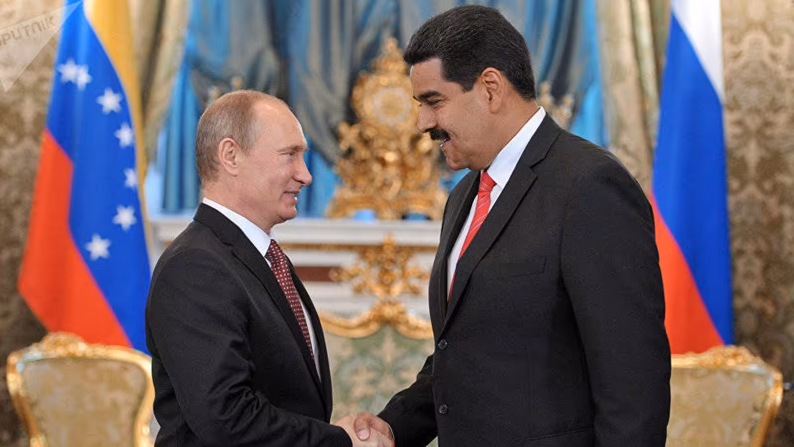 Venezuelan President Nicolás Maduro (right) being greeted by Russian President Vladimir Putin (left) in Moscow. File photo.