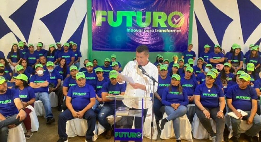 Opposition politician Henri Falcón announcing the launching of his new political party Futuro. Photo: RedRadioVE.