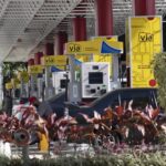 Gas stations in Venezuela. President Nicolás Maduro turned over a number of gas stations to local entrepreneurs in the first phase of a complicated plan to rescue the country from the US sanctions that have dealt a serious blow to the nation's oil production and trade. Photo: Bloomberg