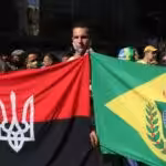 Extreme-right supporters of Brazilian President Bolsonaro display a Ukrainian neo-nazi banner and a monarchic flag of Brazil from the colonial period. File photo.