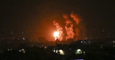 Smoke plumes in the sky of Gaza after the Israeli occupation forces launched an air raid on the strip on April 21.2022 (AFP).
