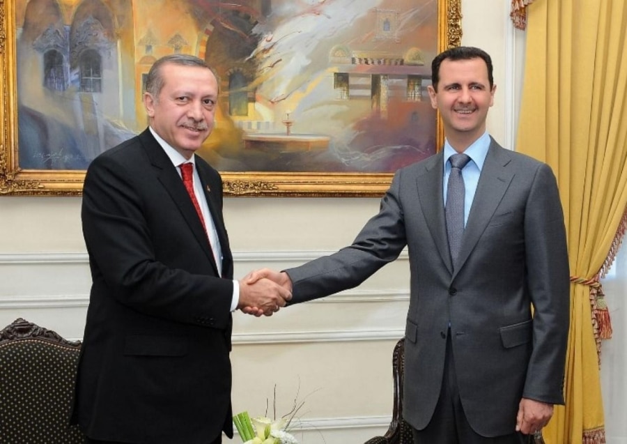 Syrian President Bashar al-Assad (R) with Turkish President Recep Tayyip Erdogan during a meeting in Aleppo on 6 February 2011. (Photo credit: SANA)