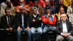 Featured image: Henry Ramos Allup (center), Henrique Capriles (right) and Lilian Tintori (farthest right), some of the faces of the Venezuelan opposition. Photo: RedRadioVE.