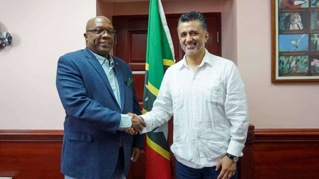 ALBA-TCP Executive Secretary Sacha Llorenti greeting the Prime Minister of Saint Kitts and Nevis, Tomothy Harris. Photo: Twitter / @SachaLlorenti.