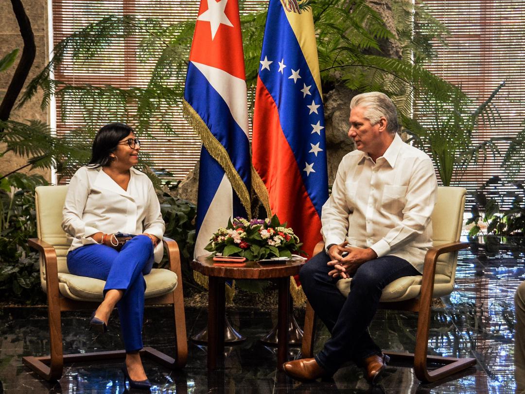 Cuban President, Miguel Díaz-Canel, received today in this capital the Executive Vice President of the Bolivarian Republic of Venezuela, Delcy Rodríguez. Photo: Twitter / @DiazCanelB.